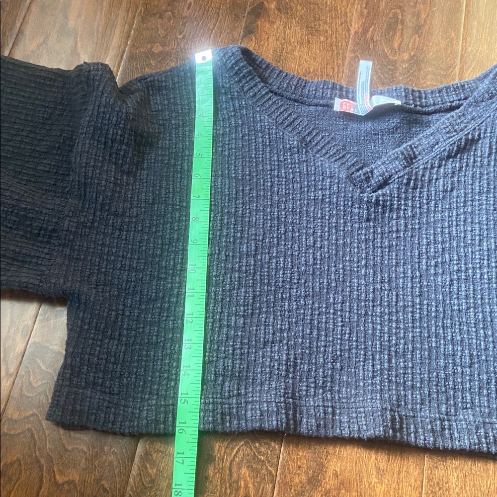 Free People Beach thick oversized top size M black/gray - Picture 7 of 8